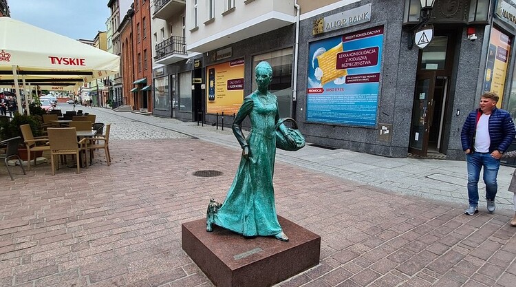 Pomnik Piernikarki w Toruniu