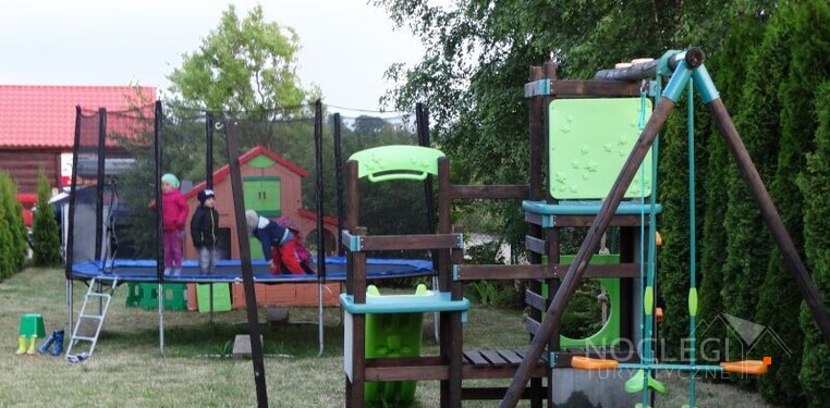 sarbinowo domki baikar barbara surmacz  - sarbinowo domki letniskowe baikar barbara surmacz v76-034 sarbinowo ul zacisze tel 603679430  www.baikar.pl  plac zabaw dla dzieci w baikar barbara surmacz  