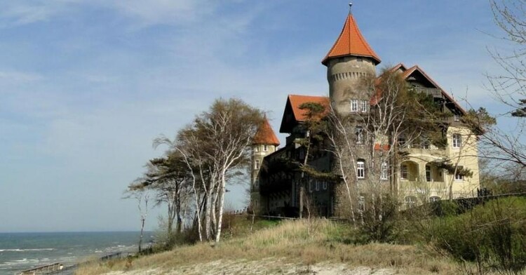 Zamek Neptun w Łebie