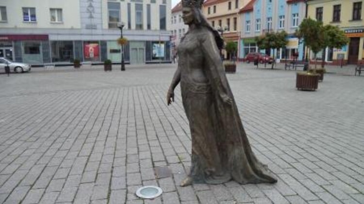 Pomnik Królowej Jadwigi w Inowrocławiu