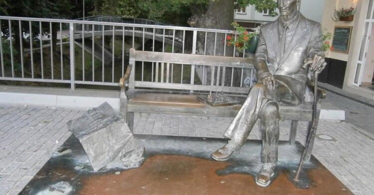 Ławeczka Jana Karskiego w Kielcach