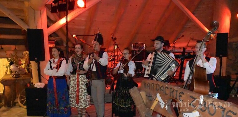 SYLWESTER Z KULIGIEM - Korbielów ulica Szczyrbok noclegi 