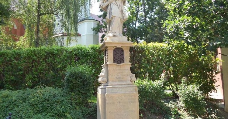 Figura św. Nepomucena w Opolu