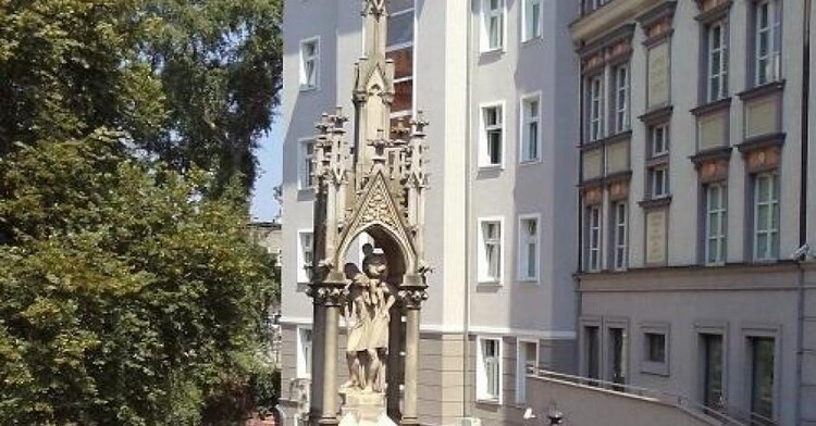 Figura św. Krzysztofa w Opolu