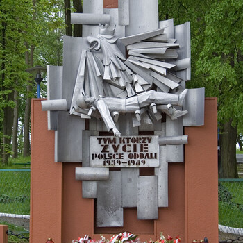 Pomnik Tym, którzy życie Polsce oddali w Brzozowie