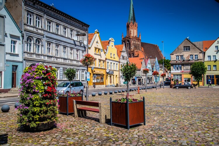 Odkryj fascynującą kaplicę Św. Ducha w Trzebiatowie - ukryty zabytek pomorskiej architektury