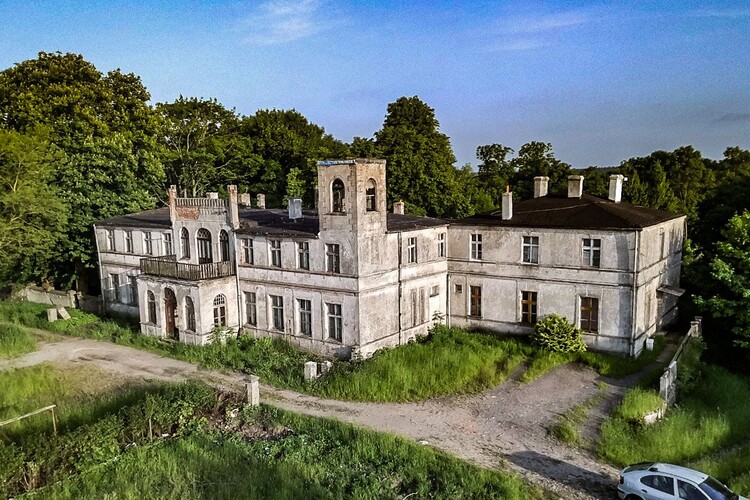 Pałac eklektyczny w Sulicicach