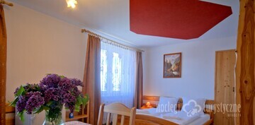 Groń ulica Kobylarzówka dom wczasowy - W górach