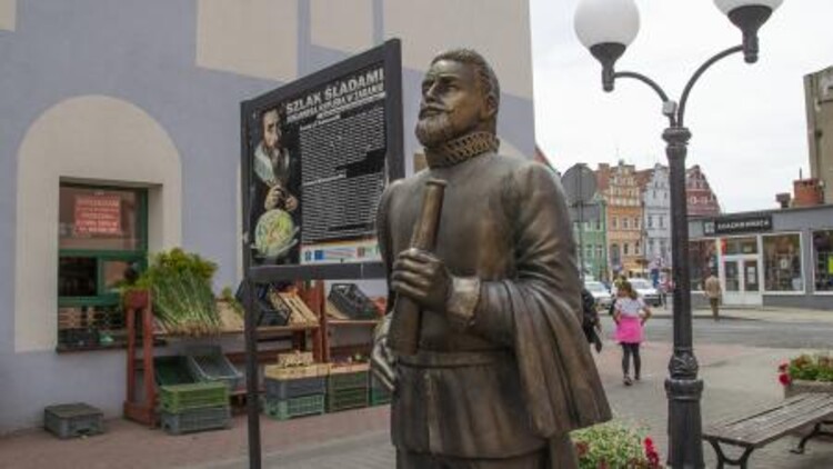 Dlaczego warto odwiedzić pomnik Keplera?