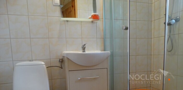 baikar barbara surmacz sarbinowo ul zacisze 1 - sarbinowo domki letniskowe baikar barbara surmacz 76-034 sarbinowo ul.zacisze 1 tel 603679430 łazienka w domkach baikar barbara surmacz sarbinowo 