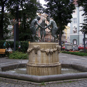 Fontanna z Trzema Faunami w Gliwicach