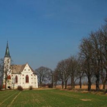 Kościół w polu koło Sidziny