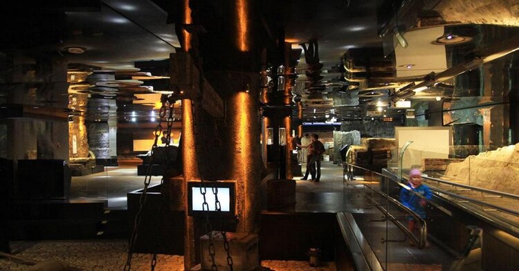 Podziemia Rynku - podróż do średniowiecznego Krakowa